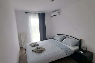 Elegant Brsec Apartments with Sea View - Two ...