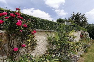 Spaziosa casa vacanze con piscina a Lusignac