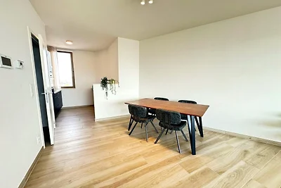 Geräumiges Stadtapartment mit Balkon