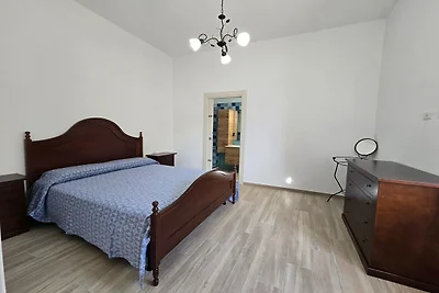 Freistehende Villa mit Garten und Klimaanlage