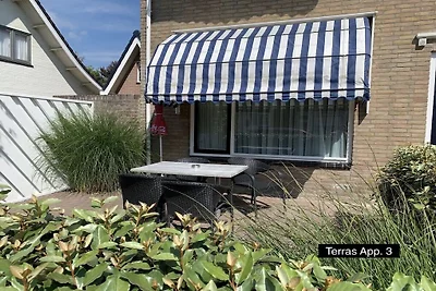 Appartement in Domburg met zwembad