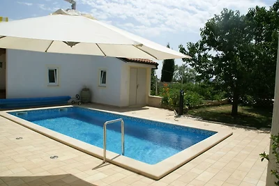 Gemütliches Appartement in Vinkuran mit Stran...