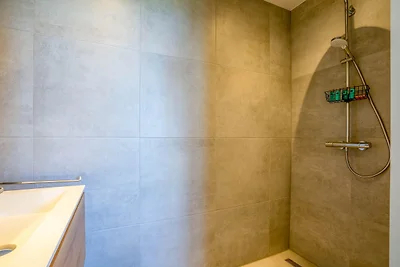 Moderne, luxuriöse und nachhaltige Naturvilla