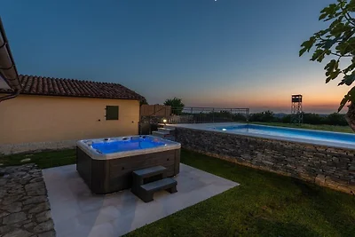 Villa in Kanfanar mit Schwimmbecken