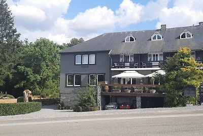 Haus in Rochefort mit einem großen Park, in d...