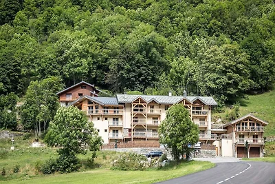 Chalet in Paradiski mit Spa und Bergblick