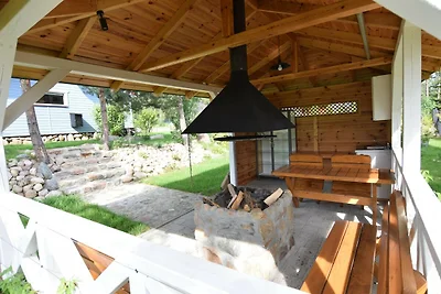 Haus mit privatem Garten und Sauna, in...