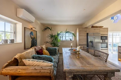 Schöne Villa in Budens mit Pool