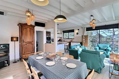 Villa bei Velaux mit Pool und Hügelblick