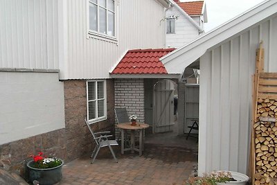 2 person holiday home in KUNGSHAMN