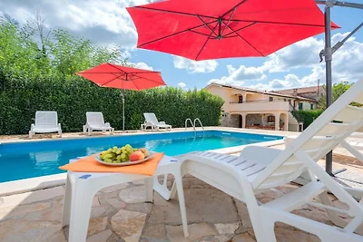 Legovich avec piscine privée