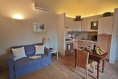 Moderna casa vacanze con piscina a Foligno