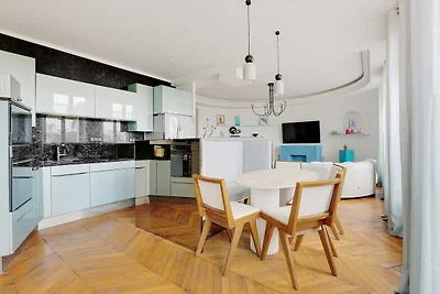 Ruime woning in Parijs-Republique