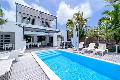 Villa a Saint François con piscina a sfioro