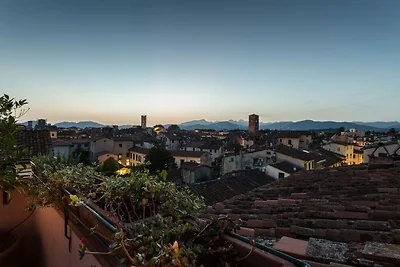 Penthouse mit Panoramaterrasse in Lucca