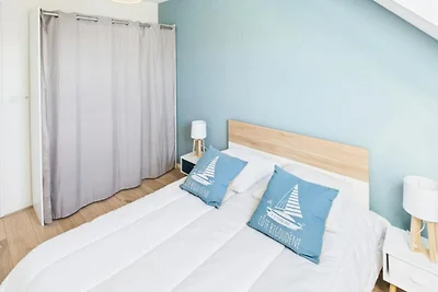 Haus nahe Skidivan Strand mit Garten