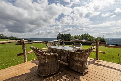 Chalet mit überdachtem Außenpool