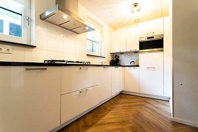 Luxe Gelderse Hoeve met afwasmachine bij de...