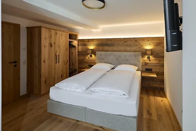 Moderne Suite mit Wintergarten