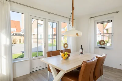 Stattliche Luxusvilla mit 2 Badezimmern, 1 km...