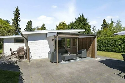 Holiday house in Ouddorp with 3 bedrooms
