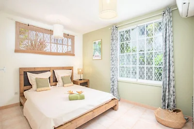 Villa in Robert Bay mit Pool und Whirlpool