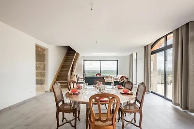 Ferienhaus in Cercy-la-Tour mit Terrasse