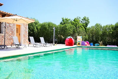 Villa in Muro met zwembad en prachtige tuin