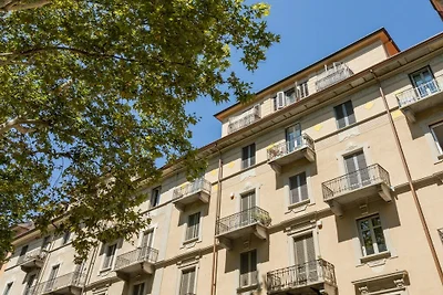 Wohnung in Torino mit Balkon und Parken
