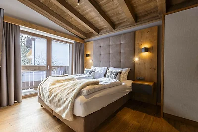 Einladendes Chalet mit Pool in Tirol
