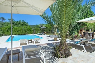 Villa in Pollensa mit Schwimmbecken