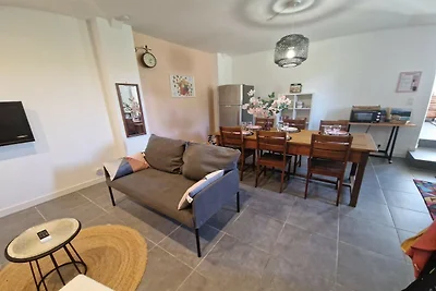 Apartment mit Swimmingpool, WLAN