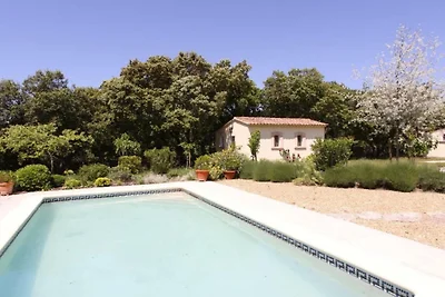 Retraite, aan het zwembad bij Cabrières...