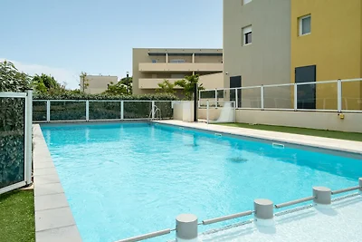 Appartement aan zee met zwembad