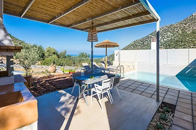 Moderne Villa mit privatem Pool
