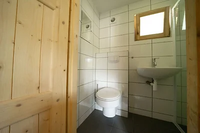 Nice chalet with combimicrowave, 20km from...