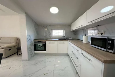 Studio Apartment with Balcony (6)