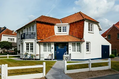 Huis in Koksijde bij Zee en Winkels