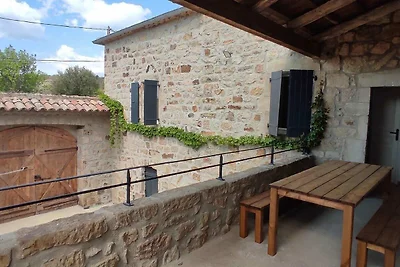 Maison attraente a Sanilhac con giardino