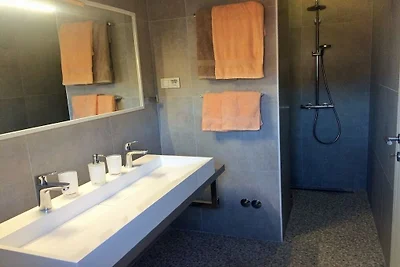 Ferienwohnung in Tisno mit Schwimmbecken