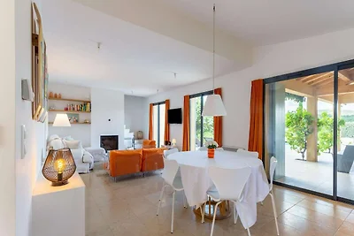 Villa a Malaucene con giardino privato