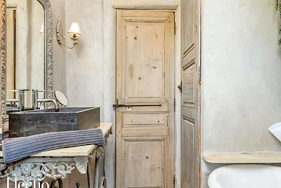 Apartment in Oppède mit beheiztem Pool