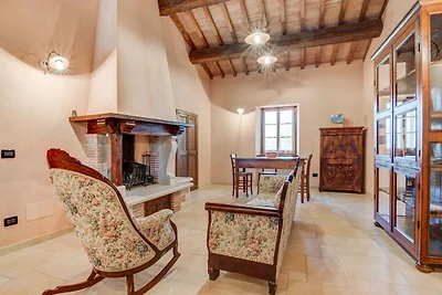 Elegante Casa Vacanze a Urbania con Giardino
