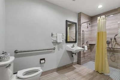 Conforme agli standard ADA | 2 letti | Vasca ...