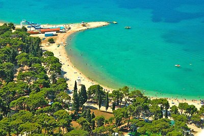 Happy Apartments, Biograd