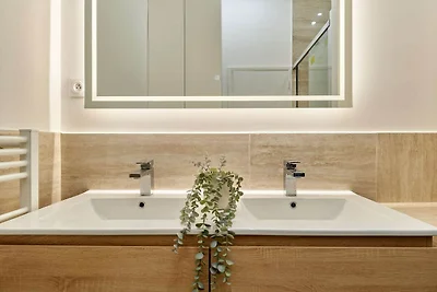 Elegante apartamento con aire acondicionado e...