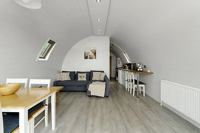 Charming lakeside chalet in Hertford, No...