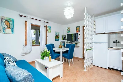 Apartments & Rooms Mara & Petrunjela - One Be...