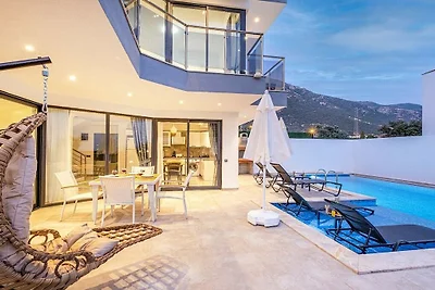 Villa in Kalkan mit Schwimmbecken
