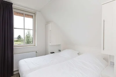 Schöne Villa mit Whirlpool am Tjeukemeer